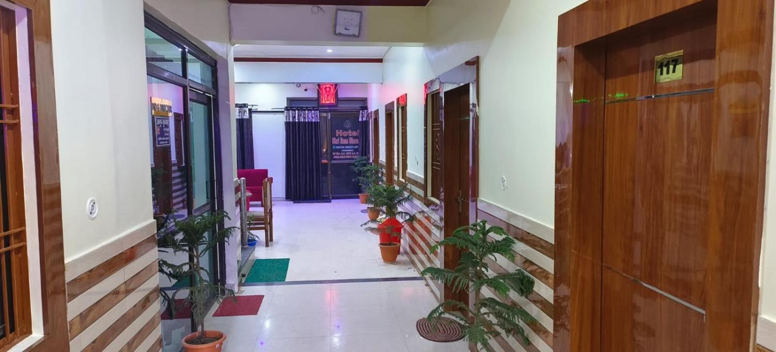 Hotel Shri Ram Bhavan Ayodhya Exterior foto